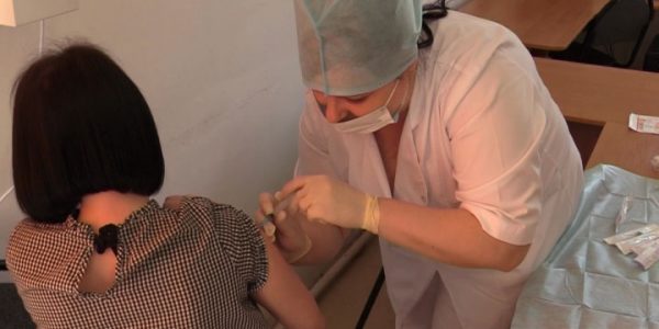 В Славянске-на-Кубани вакцинацию от COVID-19 прошли студенты филиала КубГУ