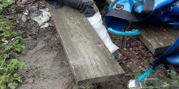 В Новороссийске мужчина на кладбище повредил ногу, его эвакуировали спасатели