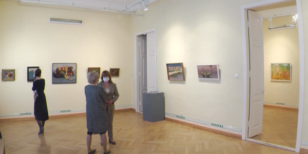 В Краснодаре 1 апреля открылась выставка «Крым в изобразительном искусстве»