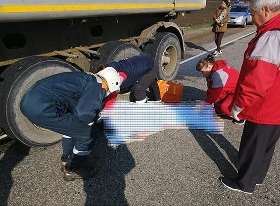 В Краснодарском крае грузовик насмерть сбил женщину