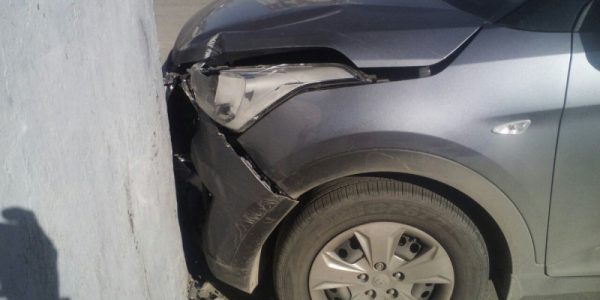 В Сочи пассажир ударил водителя камнем по голове и угнал его машину