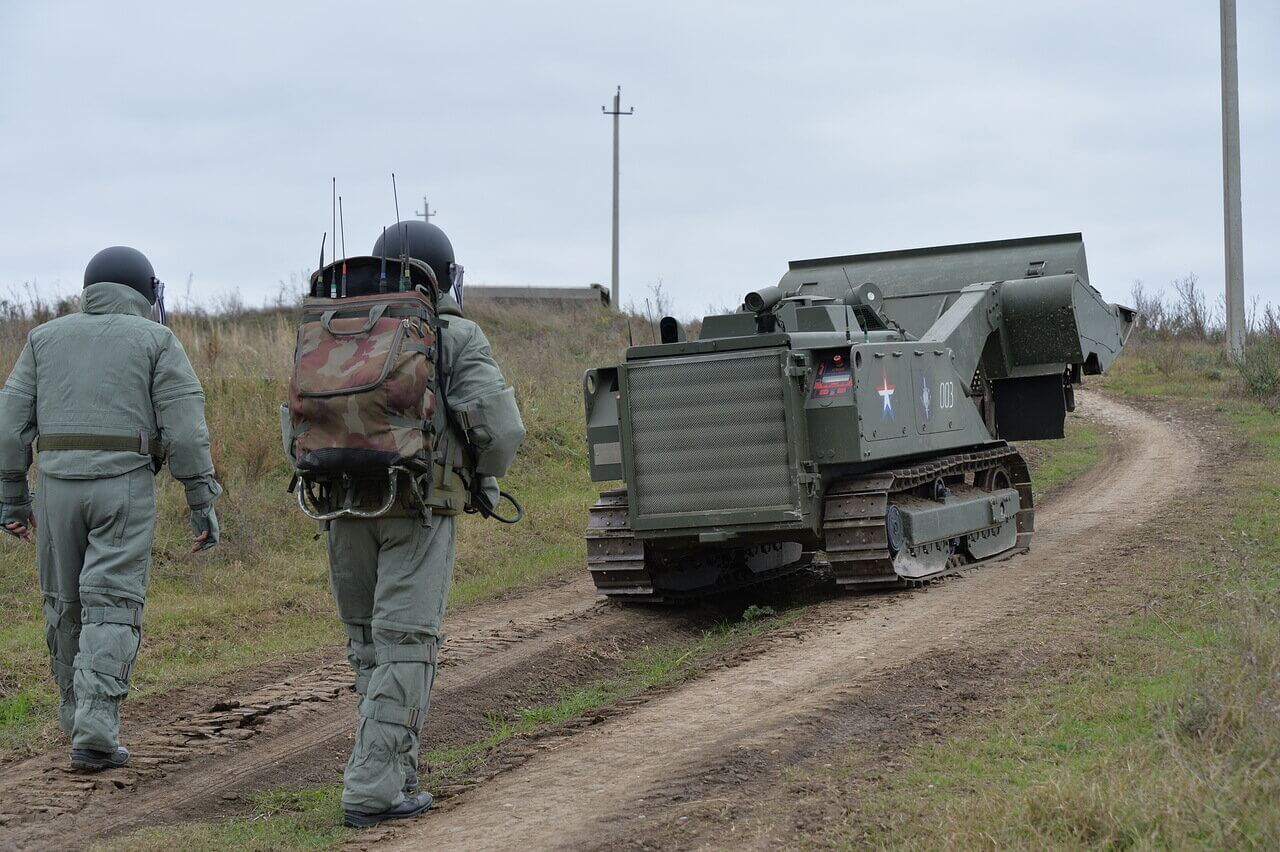 Инженерные войска Кубани получили на вооружение робота-сапера «Уран-6»