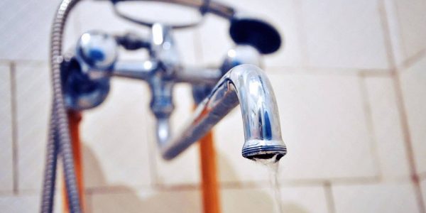 В Краснодаре более 1,3 тыс. жителей остались без холодной воды из-за аварии