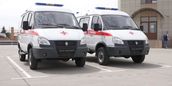 Абинская ЦРБ получила две новые машины скорой помощи