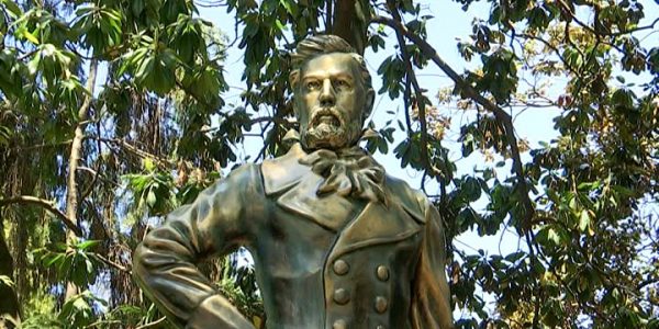 В Сочи открыли памятник основателю парка «Ривьера» Василию Хлудову