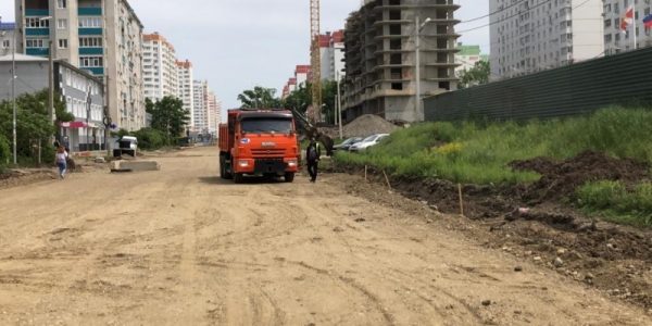 В Краснодаре завершают строительство новой ливневки на улице Черкасской