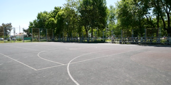 В поселке Мостовском обновят три спортивные площадки