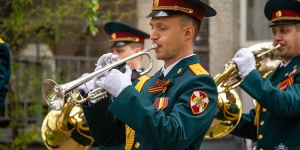 На Кубани в честь Дня Победы во дворах ветеранов проведут праздничные концерты