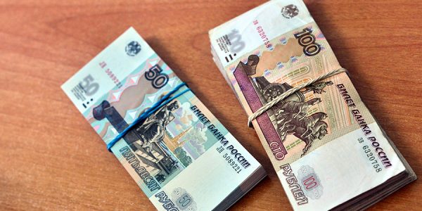 На новой банкноте в 100 рублей появятся рельефные метки