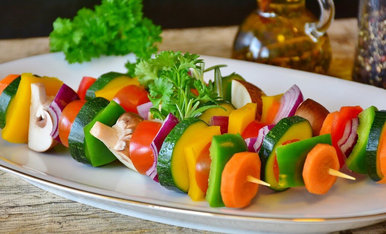 Пять простых овощных салатов для здорового похудения