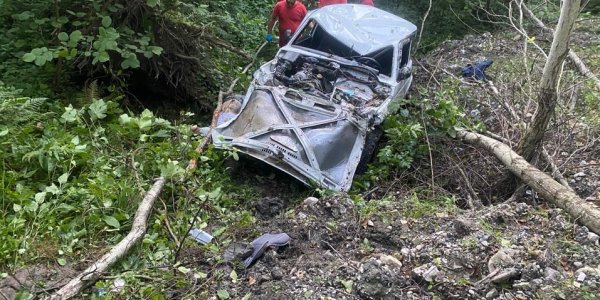 Соцсети: в Сочи внедорожник слетел в обрыв — погиб полицейский