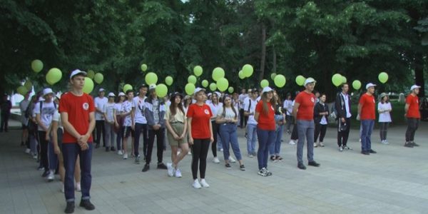 В Армавире стартовала первая рабочая смена подростковых трудовых бригад