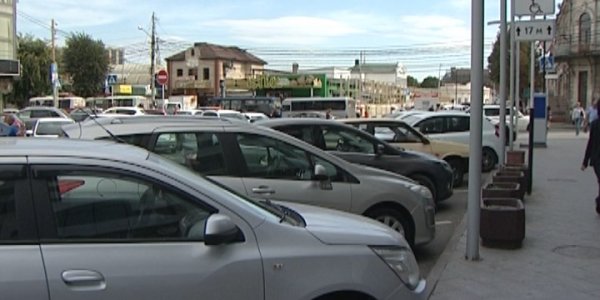 В Краснодаре по ночам ставить машины на городские парковки можно будет бесплатно