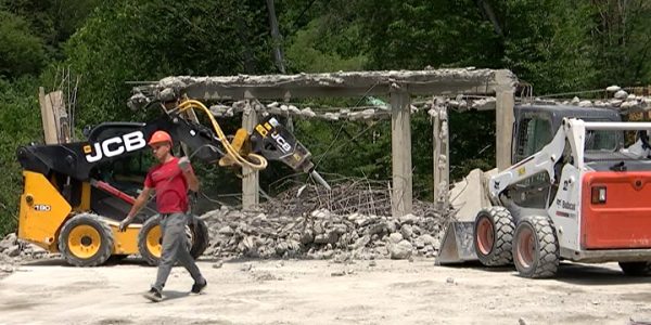 В Сочи в селе Раздольное приступили к сносу самостроя