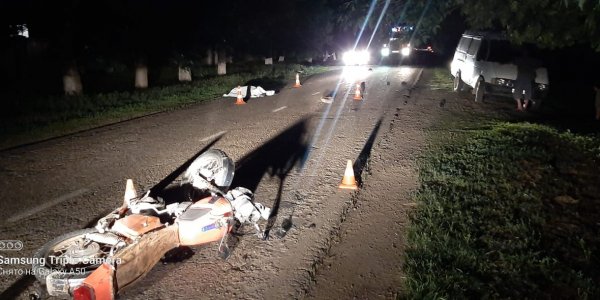 В Краснодарском крае мотоциклист без прав ночью насмерть сбил велосипедиста