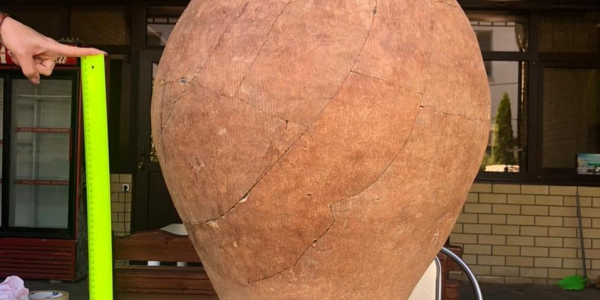 Археологи нашли под Анапой древний керамический сосуд для хранения продуктов