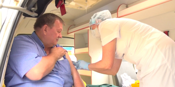 В Кореновске открылся мобильный медицинский пункт вакцинации от COVID-19