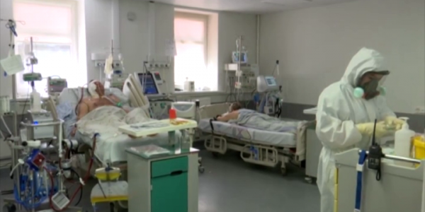 Число пациентов в красных зонах ковидных госпиталей увеличивается — «Факты 24»