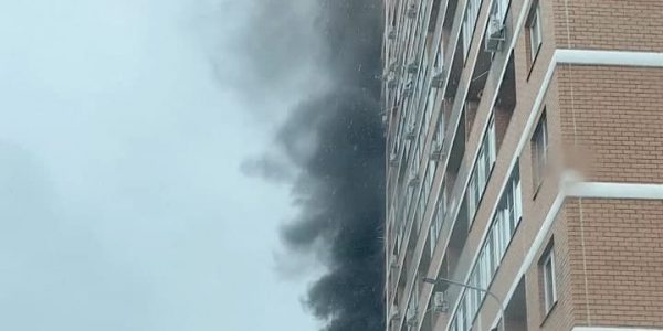В Краснодаре во время пожара в 16-этажном доме эвакуировали 50 человек