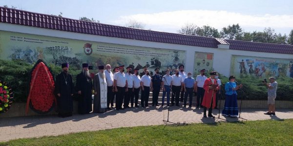 Казаки Ейского отдела ККВ почтили память казаков, погибших в Кущевской атаке
