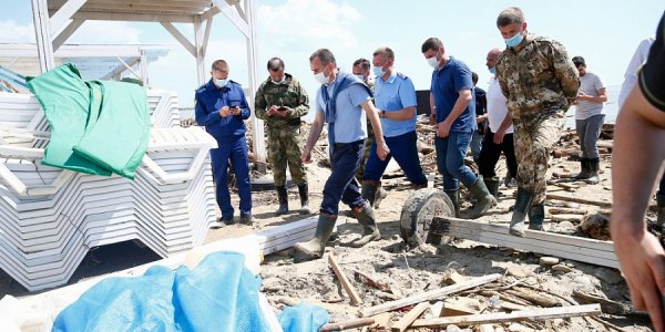 Кондратьев поручил ускорить уборку пляжей в Туапсинском районе