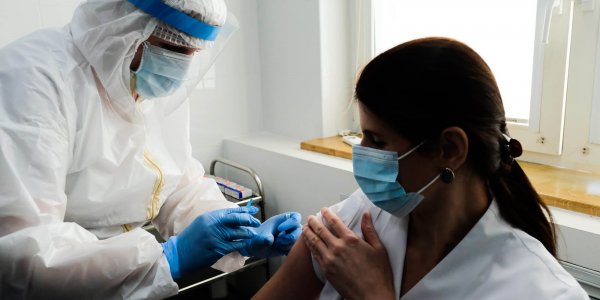 Минздрав опубликовал противопоказания вакцинации препаратом «ЭпиВакКорона»