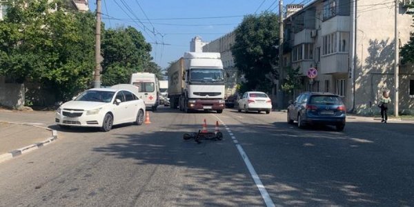 В Новороссийске пьяный водитель электросамоката столкнулся с иномаркой