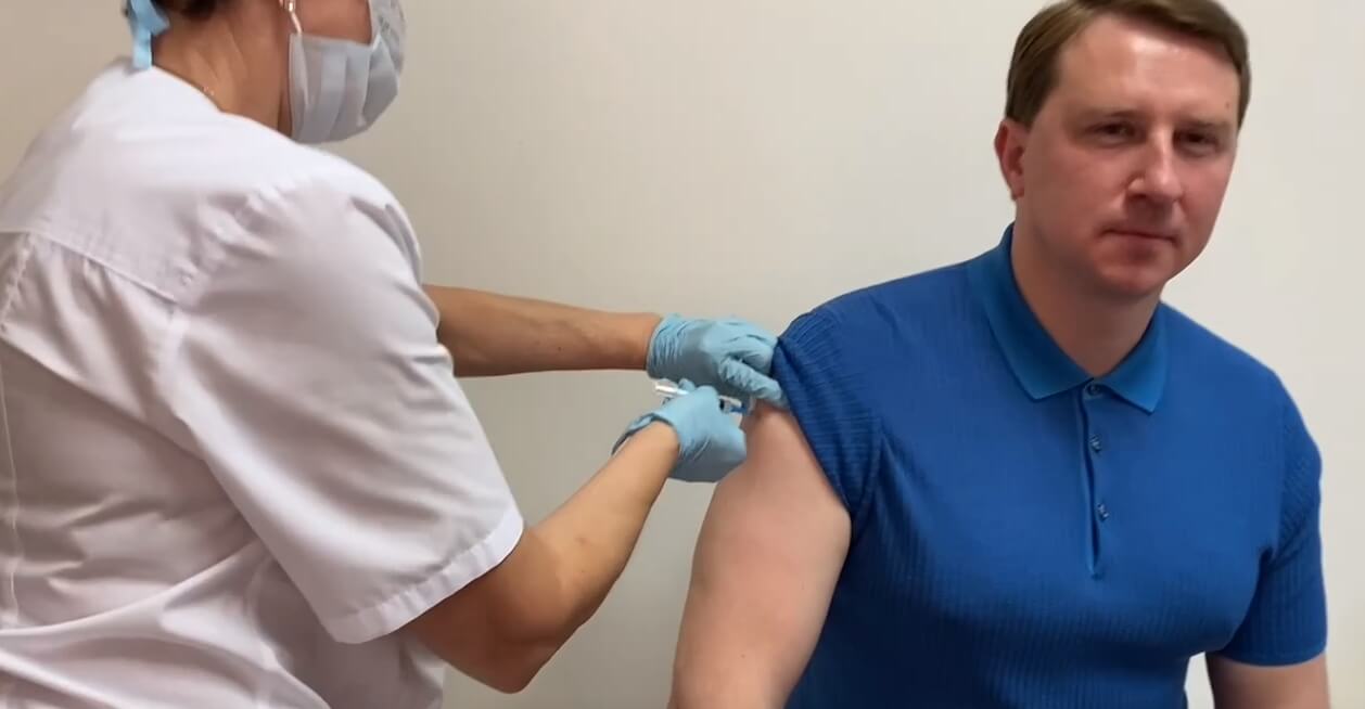 Мэр Сочи сделал прививку от коронавируса