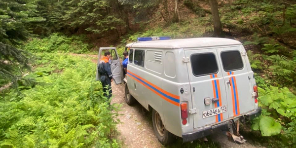 В Сочи спасатели нашли потерявшегося в лесу туриста из Хабаровска