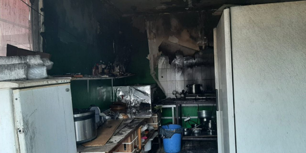 В Анапе произошел пожар в кафе быстрого питания, пострадали два человека