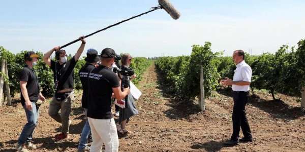 Губернатор Кубани принял участие в съемках документального фильма о виноделии