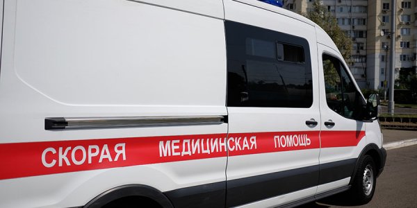 Троллейбус сбил 17-летнюю девушку на перекрестке в Краснодаре