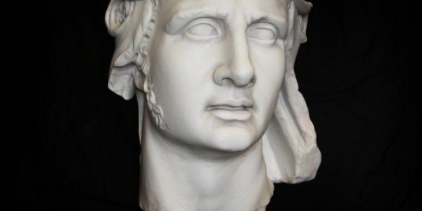 На Кубани напечатали 3D-копию единственного портрета древнего царя Митридата VI