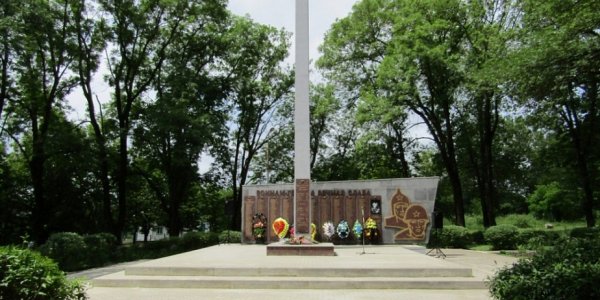 В Мостовском районе восстановили два воинских захоронения