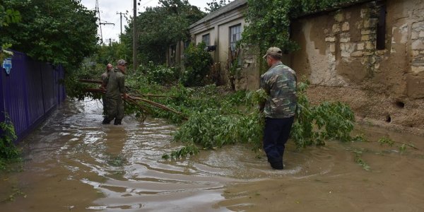 В Темрюк на помощь в ликвидации подтоплений приехали волонтеры из Краснодара
