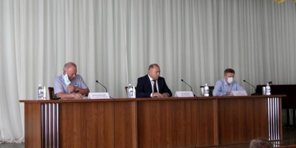 Иван Демченко провел встречу с жителями Крымского района
