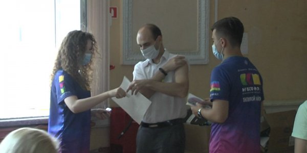 Волонтеры Кореновского района участвуют в акции «Привит от COVID»