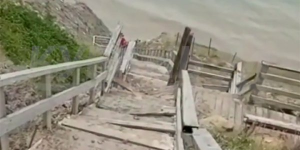 В Анапе стихия уничтожила лестницу к морю «400 ступеней»
