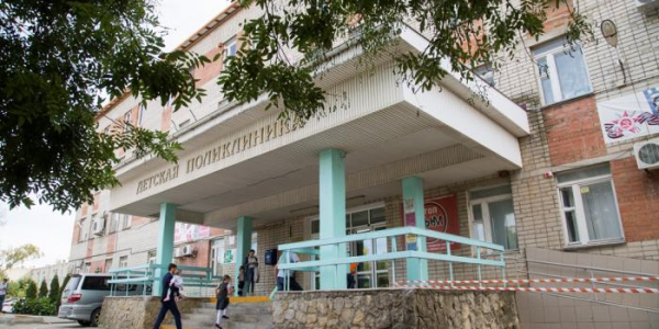 В Анапе из-за наплыва туристов переполнены детские поликлиника и стационар
