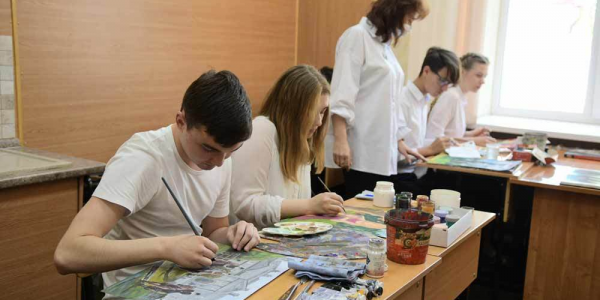 В Краснодаре педагоги школ искусств получат ко Дню знаний по 5 тыс. рублей
