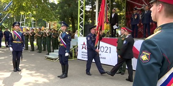 В Краснодаре в парке 30-летия Победы открылась выставка форума «Армия — 2021»