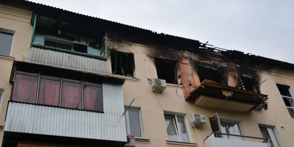В Краснодаре во время пожара в 4-этажке один человек погиб, двое получили ожоги