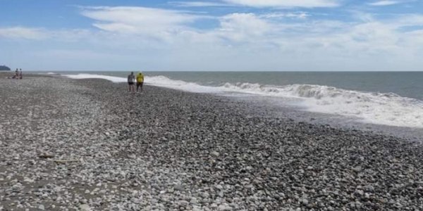 Тело утонувшей в Сочи девушки выбросило на берег в Абхазии