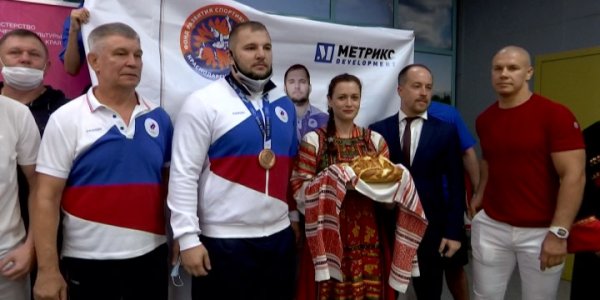 В Краснодаре встретили призера Олимпийских игр Сергея Семенова