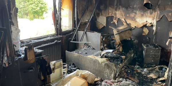 В Анапе во время ночного пожара в деревянной мансарде погибла супружеская пара