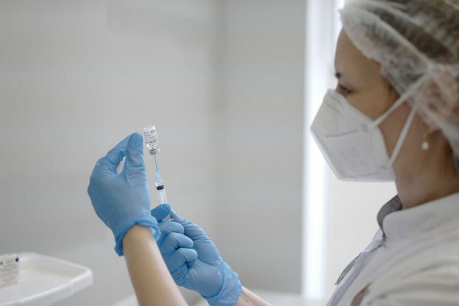 Прививку от коронавируса на Кубани сделали более 3 млн человек
