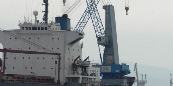 В Новороссийск отправилось иностранное судно, вышедшее из порта Мариуполя под защитой российских ВС