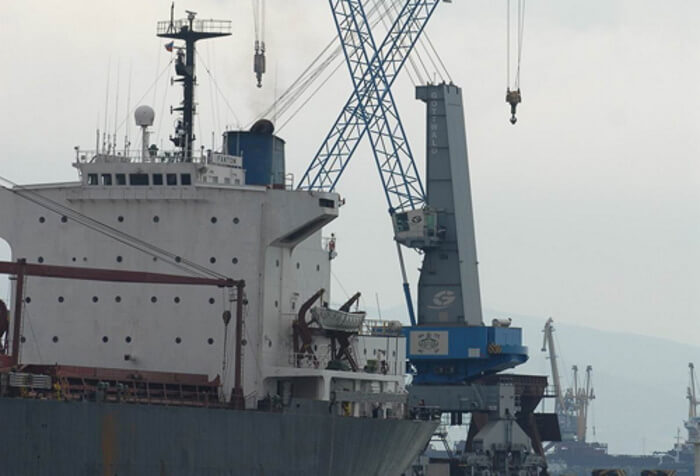 В Новороссийск отправилось иностранное судно, вышедшее из порта Мариуполя под защитой российских ВС