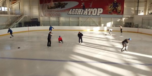 В Кореновске открыли бесплатную школу хоккея для взрослых