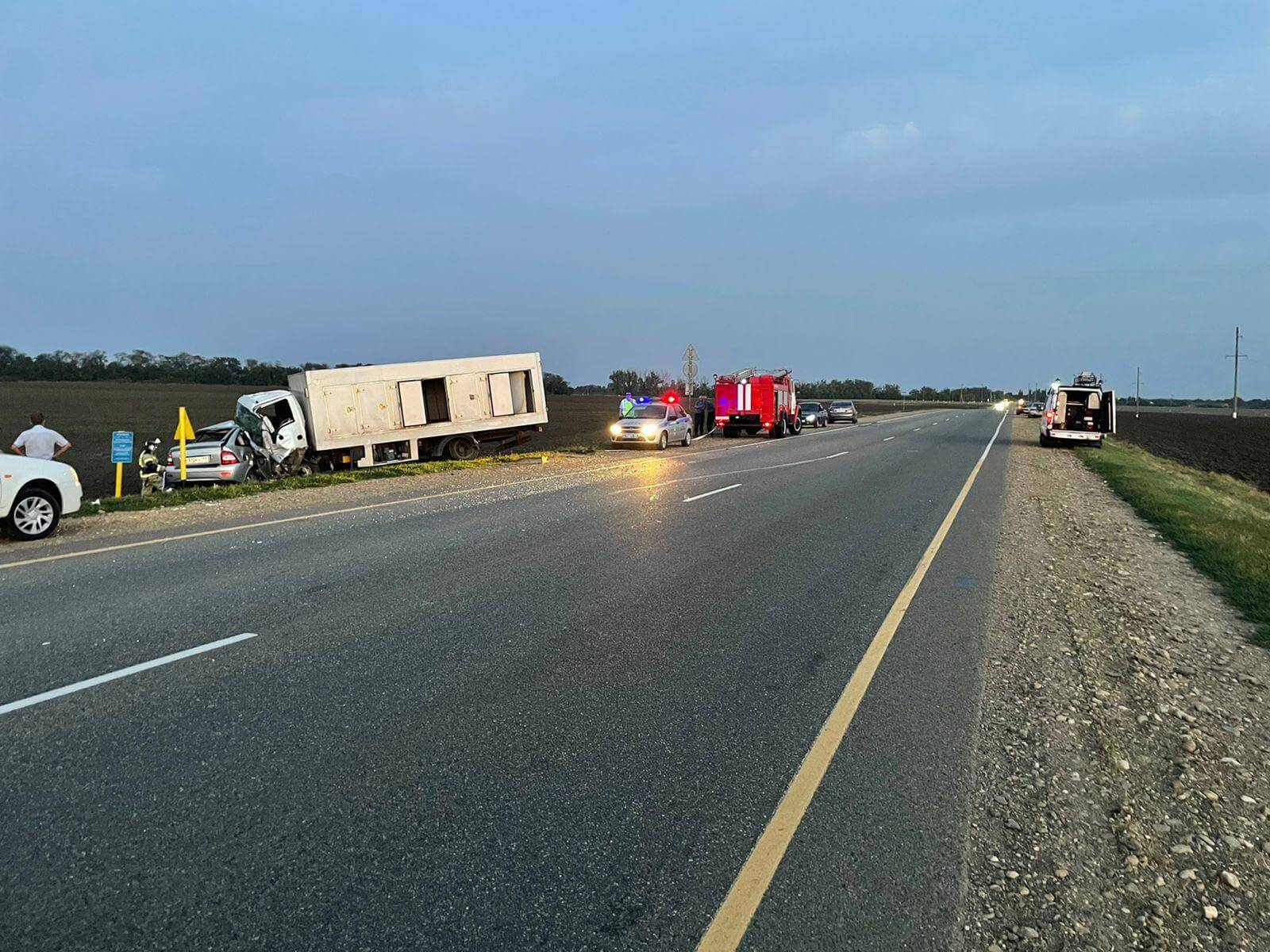 На Кубани водитель «Приоры» погиб после лобового столкновения с грузовиком